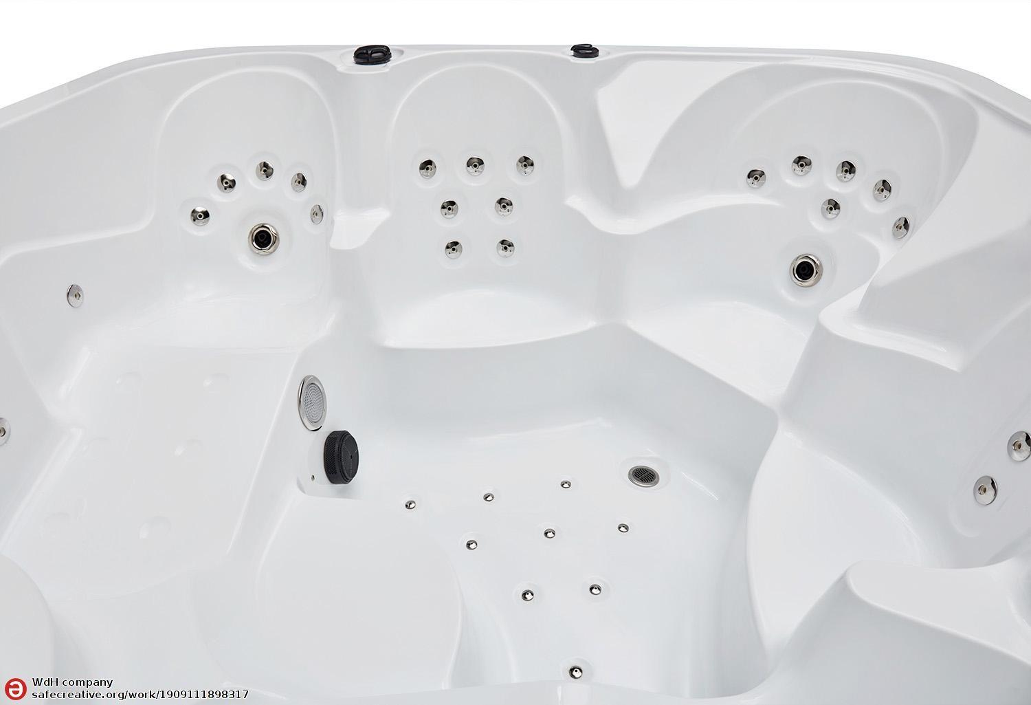 Spa jacuzzi exterior Nectar Ground