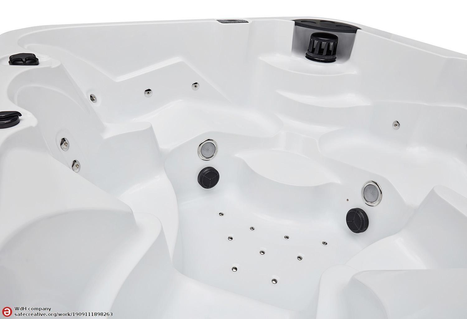 Spa jacuzzi exterior Nectar Ground