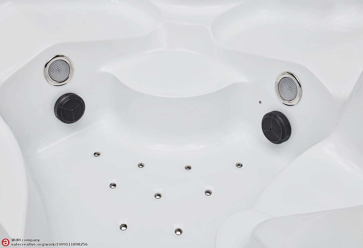 Spa jacuzzi exterior Nectar Ground