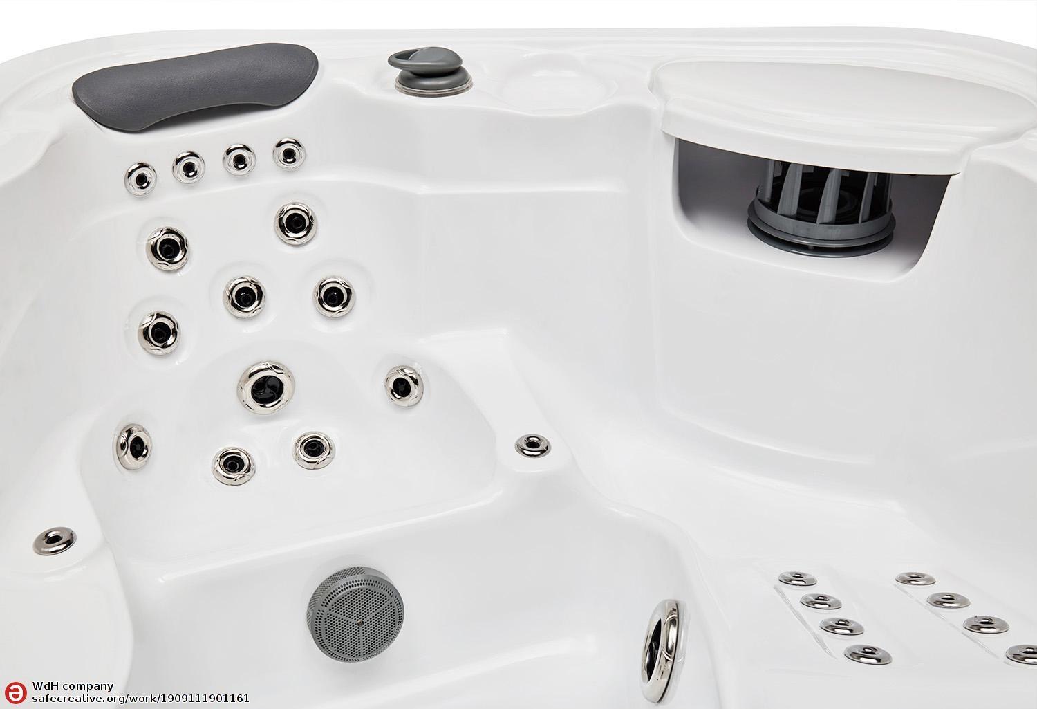 Spa jacuzzi exterior Luna